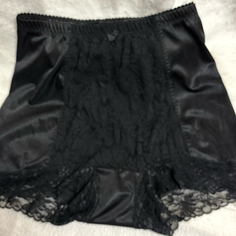 SHEAR SHAPEWEAR Lace/Satin Control Pantie Black Sz L R380671 New